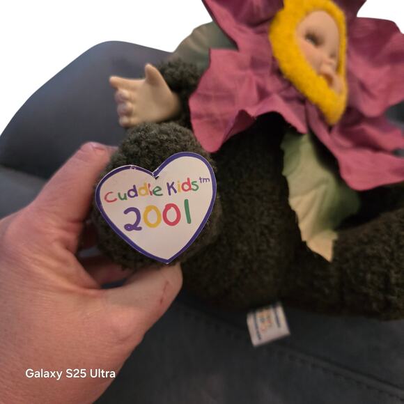 Geppeddo Cuddle Kids Fiona Flower Doll 2001 NWT - Picture 2 of 8